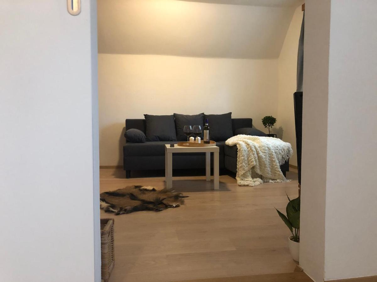 Apartmany Jevany ภายนอก รูปภาพ